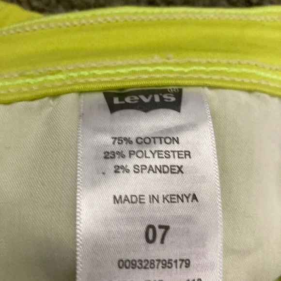 Levi’s Shorts - Picture 6 of 6